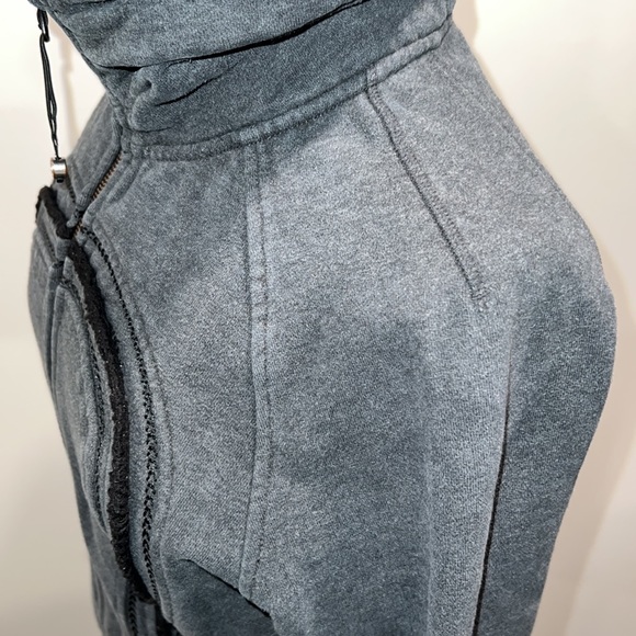 Lululemon Fleece Jacket, size 10 - Picture 5 of 13